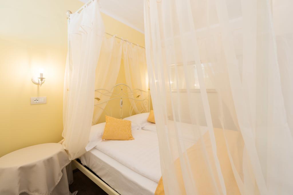 Locanda Fassa Brenzone sul Garda Habitación foto